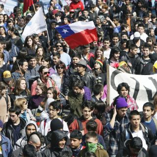 Estudiantes chilenos resolverán si reanudan clases