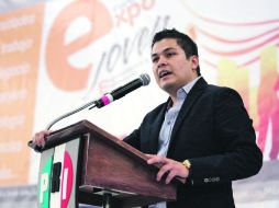 Alfonso Fonseca, presidente estatal del Movimiento Nacional de Cibernautas, durante el foro “Agenda Digital para México”. A. MADERA  /