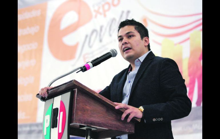 Alfonso Fonseca, presidente estatal del Movimiento Nacional de Cibernautas, durante el foro “Agenda Digital para México”. A. MADERA  /