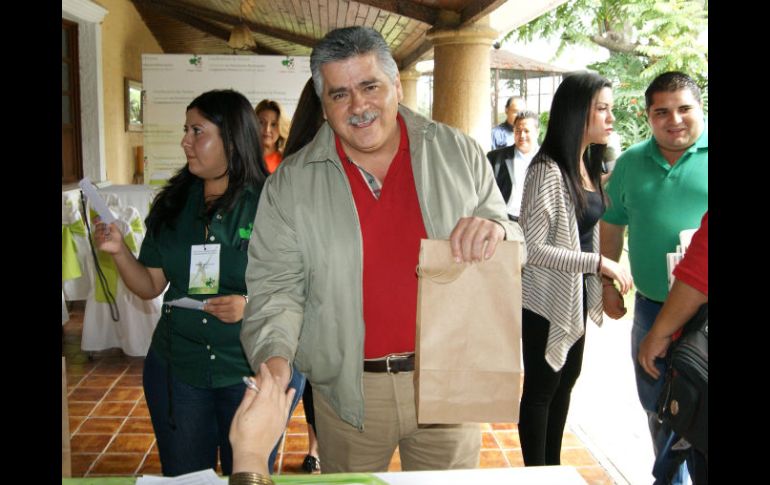 Antonio Mateos, fue el anfitrión en la reunión de la Asociación de Presidentes Municipales y Legisladores Priistas. S. N  /