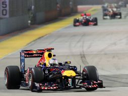 Sebastian Vettel en su monoplaza durante el Gran Premio de Singapur. AP  /