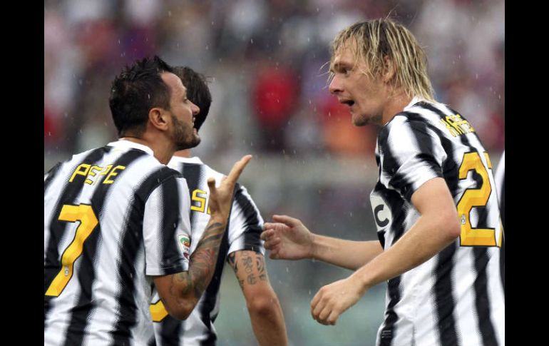 El equipo de Juventus durante el partido de liga contra Catania. AP  /