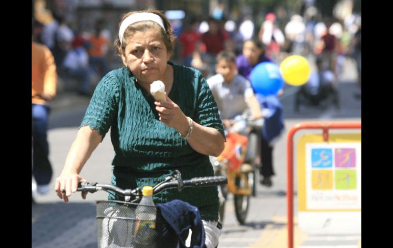 Los participantes partieron de la Plaza 18 de Marzo, por lo que se unieron al paseo dominical. E. PACHECO  /