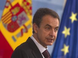 El presidente de España Jose Luis Rodríguez Zapatero da conferencia en el palacio de La Moncloa. REUTERS  /