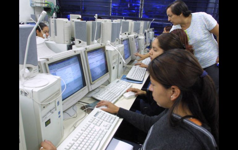 Berenice González Jiménez señaló que la educación y la tecnología van de la mano. ARCHIVO  /