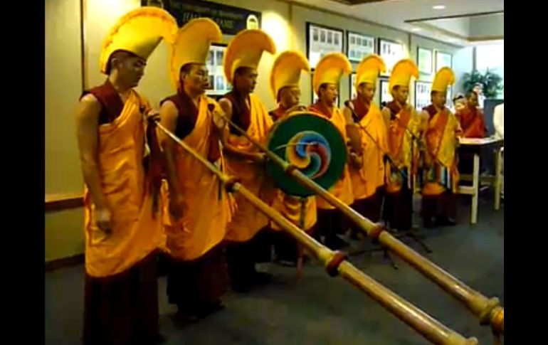 Los 10 monjes de la compañía artística presentarán musica sacra y danzas sagradas para la sanación mundial. ESPECIAL  /