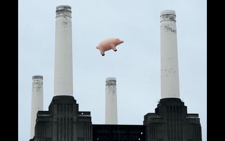 Un cerdo inflable, imagen que se hiciera famosa en 1976 por incluirla en el disco Animals de Pink Floyd. AFP  /