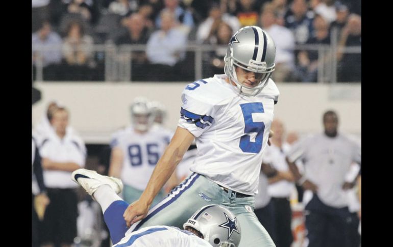 El pateador de los Vaqueros, Dan Bailey, conectó seis goles de campo. AP  /