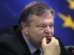 El ministro griego de finanzas, Evangelos Venizelos, aseguró que inspectores analizarán si Grecia cumple sus compromisos de ahorro. EFE  /