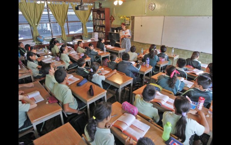 Las reformas contemplan que los maestros de clase sean quienes eviten el bullying en la escuela; SNTE rechazó la iniciativa. ARCHIVO  /