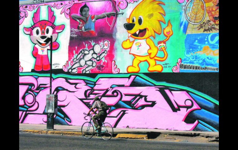 En la ciudad se pueden observar murales alusivos a los Juegos Panamericanos (en la foto, zona del Parque Juárez). A. HINOJOSA  /