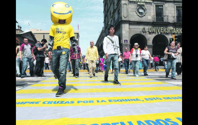 El arranque se dio en el cruce de Juárez y Colón, en el Centro tapatío. EL INFORMADOR, A. GARCÍA  /