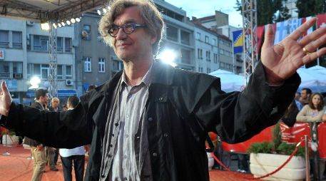 'Todas las artes están relacionadas y nos ayudan a entender lo que vivimos y cómo podemos vivirlo' dice Wenders. ARCHIVO  /