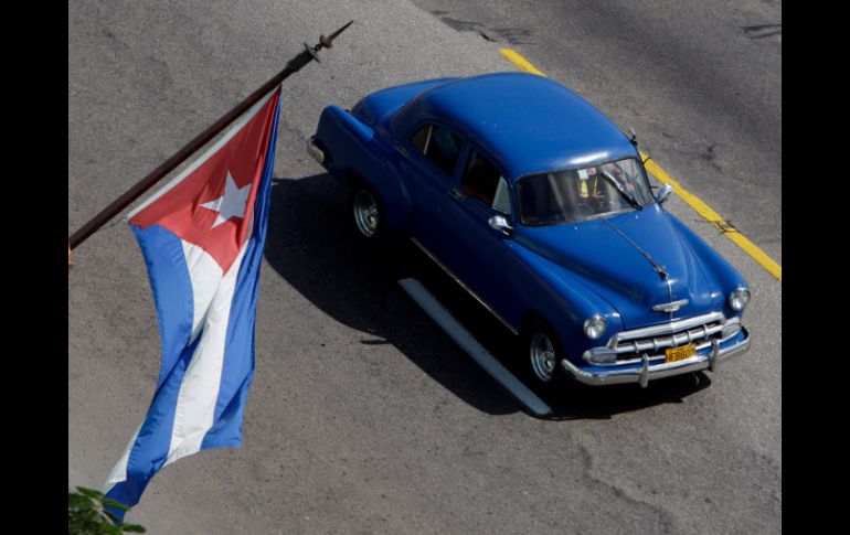 La compraventa de autos estaba restringida a los vehículos anteriores al triunfo de la Revolución. EFE  /