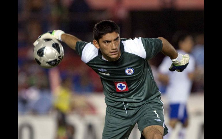 El portero del Cruz Azul, Jesús Corona, fue convocado dentero de la lista preliminar. MEXSPORT  /