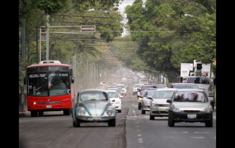 Por estos días se remodela la carpeta asfáltica en avenida Vallarta de Enrique Díaz de León a la Minerva.  /