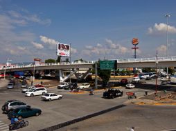 Autoridades tapatías anunciaron que el puente vehicular de Ávila Camacho se inaugurará la noche de hoy.  /