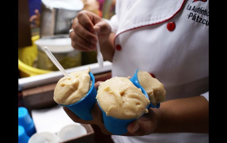 La nieve de pasta es un postre tradicional de Pátzcuaro, hecho con leche, almendras y huevos.  /