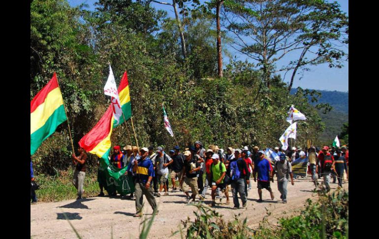 La marcha salió hoy de Quiquibey con un millar de nativos. EFE  /