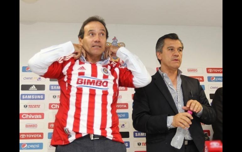 Fernando Quirarte junto a Rafael Ortega en la presentación del nuevo técnico.  /