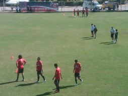 El ''Sheriff'' Quirarte dirige su primer entrenamiento con Chivas.  /