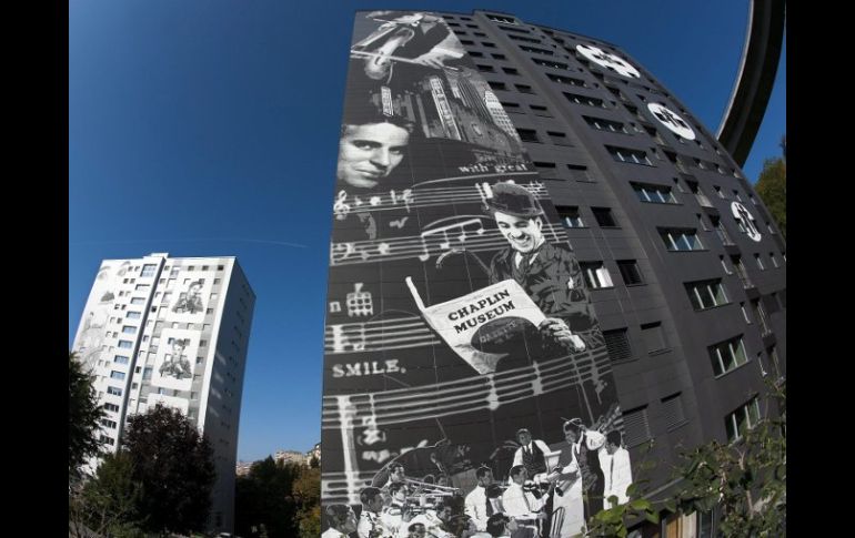 'Tiempos Modernos' y 'La Quimera del Oro' representados en dos edificios que se inaugurarán este próximo sábado 8 de octubre. EFE  /