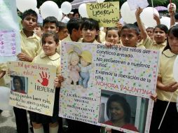 Niños colombianos piden la liberación de la menor Nohora Muñoz. EFE  /