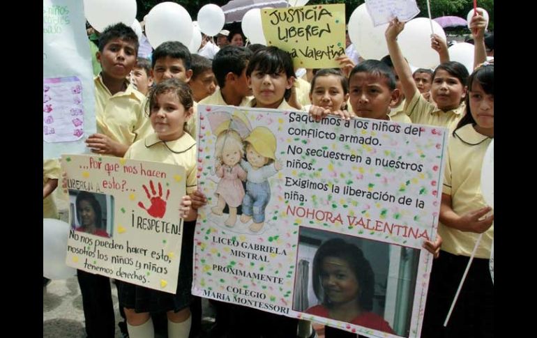 Niños colombianos piden la liberación de la menor Nohora Muñoz. EFE  /