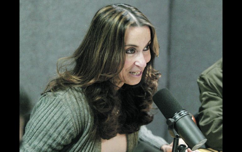 Yolanda Zamora tiene la revista cultural más longeva del cuadrante local. Puede escucharse en el 96.3 de FM  /