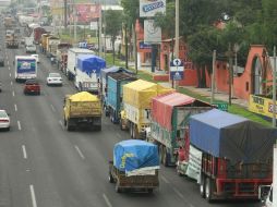 Buscan que esta rebaja se aplique en autopistas como la de México-Puebla o México-Querétaro.  /