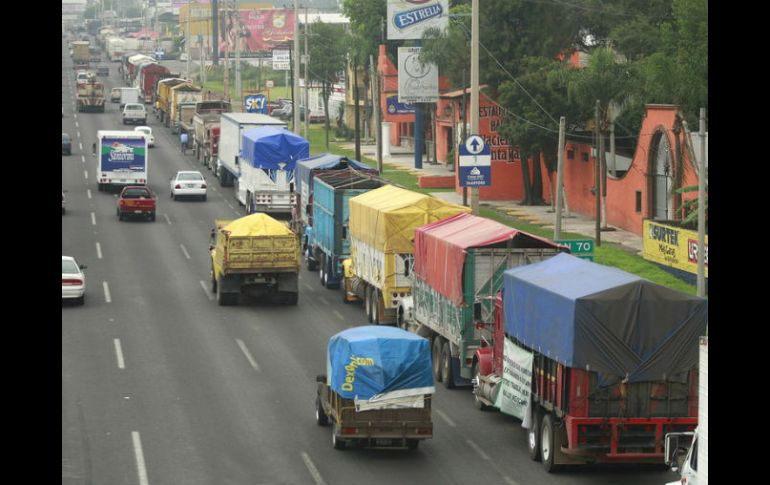 Buscan que esta rebaja se aplique en autopistas como la de México-Puebla o México-Querétaro.  /