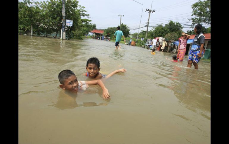 Las perspectivas para Tailandia para los próximos días son desalentadoras, pues la tormenta tropical 'Nalgae' afectará con lluvias. EFE  /