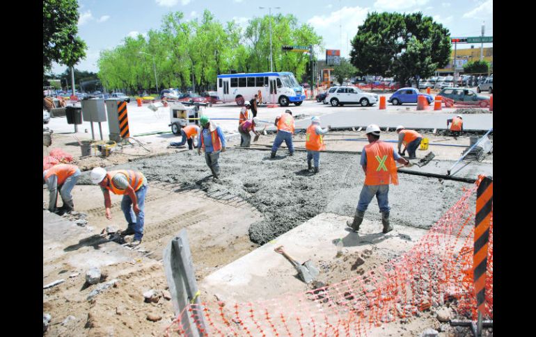 El primer “paquete” de 21 avenidas rehabilitadas se pagará con el crédito de mil 100 MDP. En la segunda fase se mejorarán 12 vías más.  /