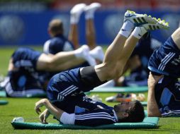 La selección argentina durante el entrenamiento previo al partido contra Chile. AP  /