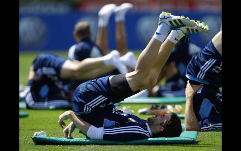 La selección argentina durante el entrenamiento previo al partido contra Chile. AP  /