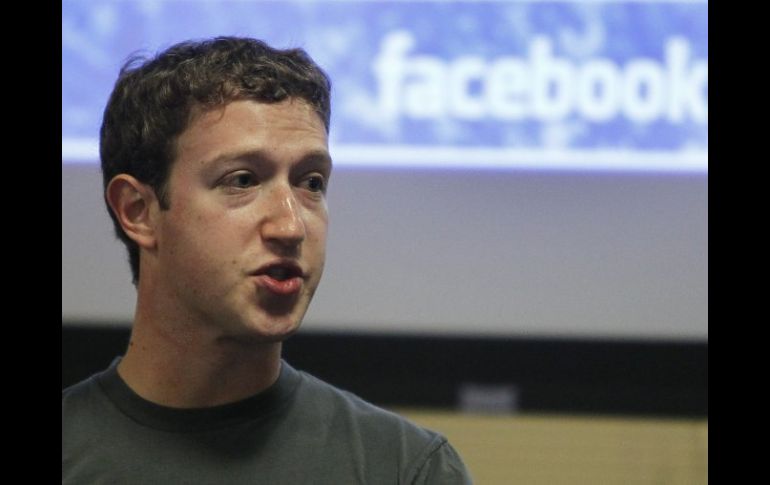 Si bien Mark Zuckerberg, de Facebook, es popular, adolece de habilidad comunicadora. AFP  /