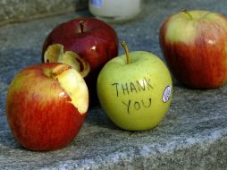 Los fanáticos de Steve Jobs llenaron las calles de manifestaciones de afecto y gratitud. AFP  /