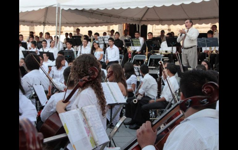 La Orquesta Monumental Panamericana está formada por 300 integrantes, provenientes de nueve municipios de Jalisco. ESPECIAL  /