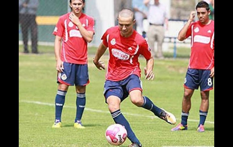 Erick Torres regresó al Rebaño con nuevo aspecto. ESPECIAL sitio oficial Chivas  /