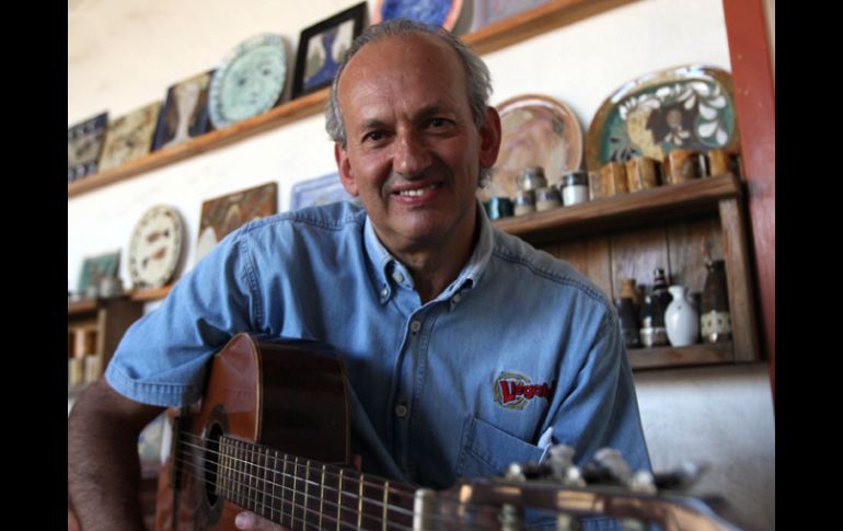 Paco Padilla muestra en el álbum En son de paz historias reales.  /