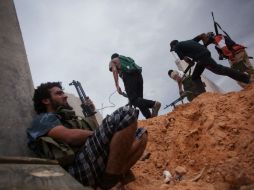 Los combatientes del CNT han sido atacados fuertemente cerca al centro Ouagadougou y del Hospital de Ibn Sina. EFE  /