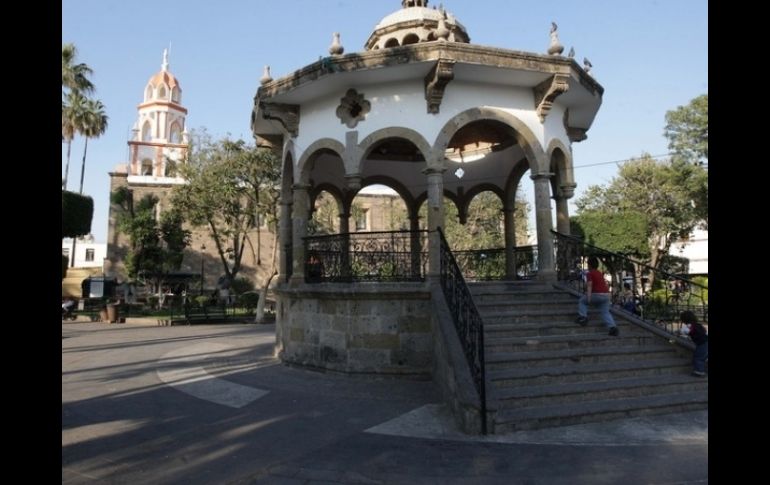 Están practicamente terminadas las acciones de mejoramiento en la imagen urbana con la iluminación especial de varios espacios. ARCHIVO  /