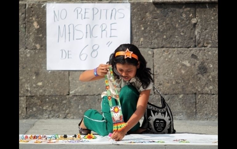 Algunos grupos de artesnos han manifestado se rechazo a los intentos por retirarlos de las zonas céntricas de la ciudad.  /