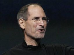 La película biográfica de Steve Jobs estaría basada en el libro escrito por Walter Isaacson. AP  /