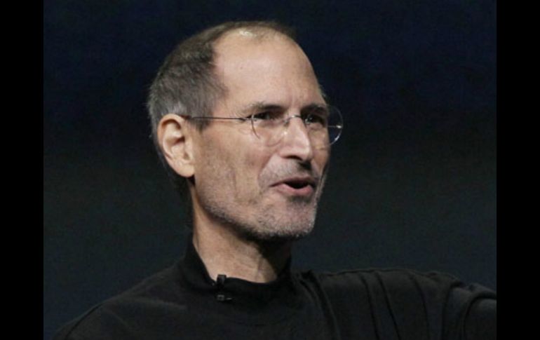 La película biográfica de Steve Jobs estaría basada en el libro escrito por Walter Isaacson. AP  /