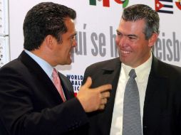 Ismael Valdez (D) representó con grandes honores al país en el marco del XXI Congreso de la Confederación. MEXSPORT  /