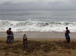 Se registra viento fuerte y elevado oleaje en Manzanillo; las autoridades piden a los marinos que tomen precauciones. ARCHIVO  /