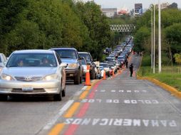 En días pasados, autoridades probaron el cierre del carril panamericano en Lázaro Cárdenas.  /