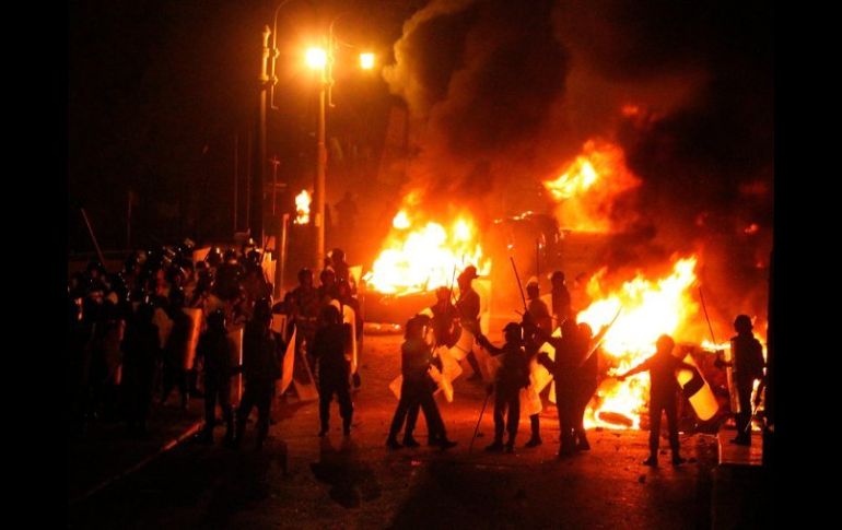 Los cristianos salieron a las calles después de culpar a los musulmanes radicales por la demolición parcial de una iglesia. EFE  /