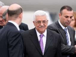 Mahmoud Abbas llega al aeropuerto militar de Catam hoy. EFE  /